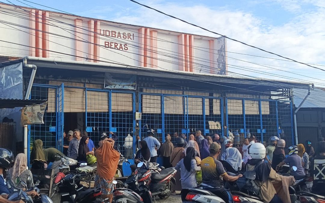 Stok Gas LPG Sudah Mulai Masuk, Masyarakat Meulaboh Berdesakan Hingga Cekcok!